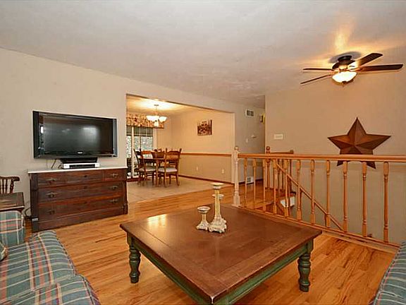 5th image of 5411 Beechnut Dr
