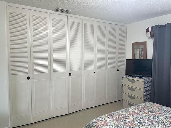 4th image of 2715 Emory Drive E #E