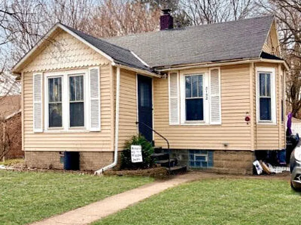 2152 Crisman Rd, Portage, IN 46368