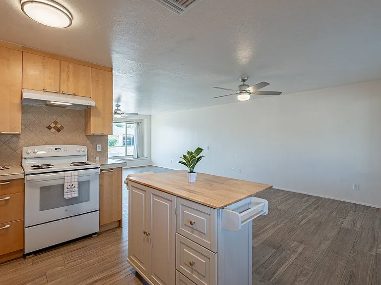 8416 E Rancho Vista Dr — Photo 11