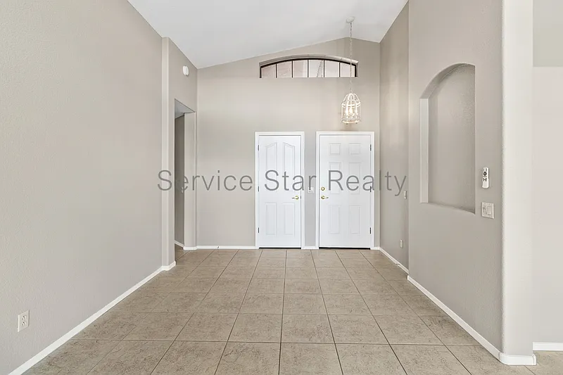 2 bed, 2.0 bath, 1641 sqft, $2,295 — Photo 4