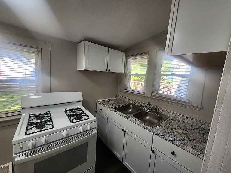 1842 Bolling Ave #1 — Photo 9