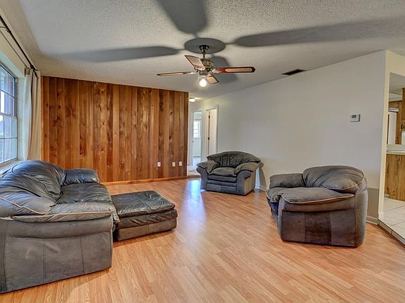 2nd image of 2217 Evangelina Ave