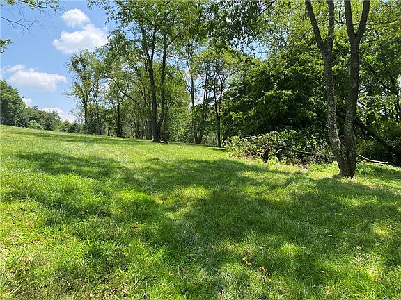 4th image of 140 Willow Farms Ct