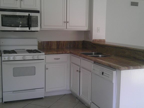 3rd image of 3284 Sterling Dr