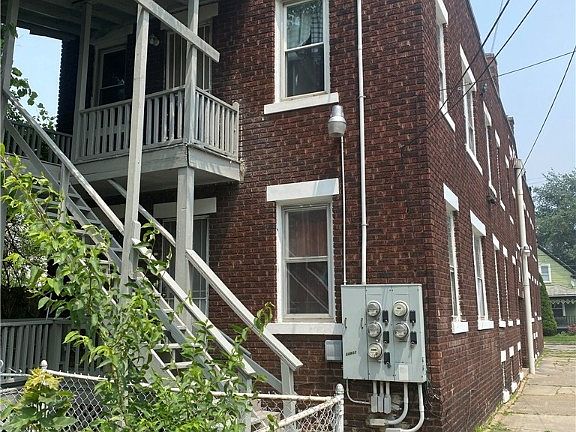 3rd image of 3124 W 71st St