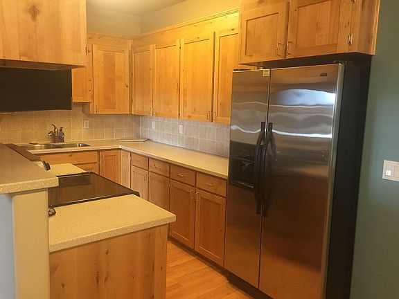 3rd image of 806 Fountain Blvd
