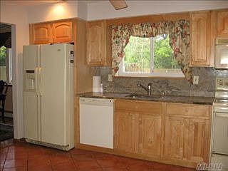 3rd image of 31 Ort Ct