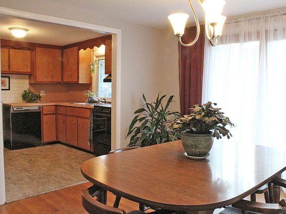 dining-to-kitchen