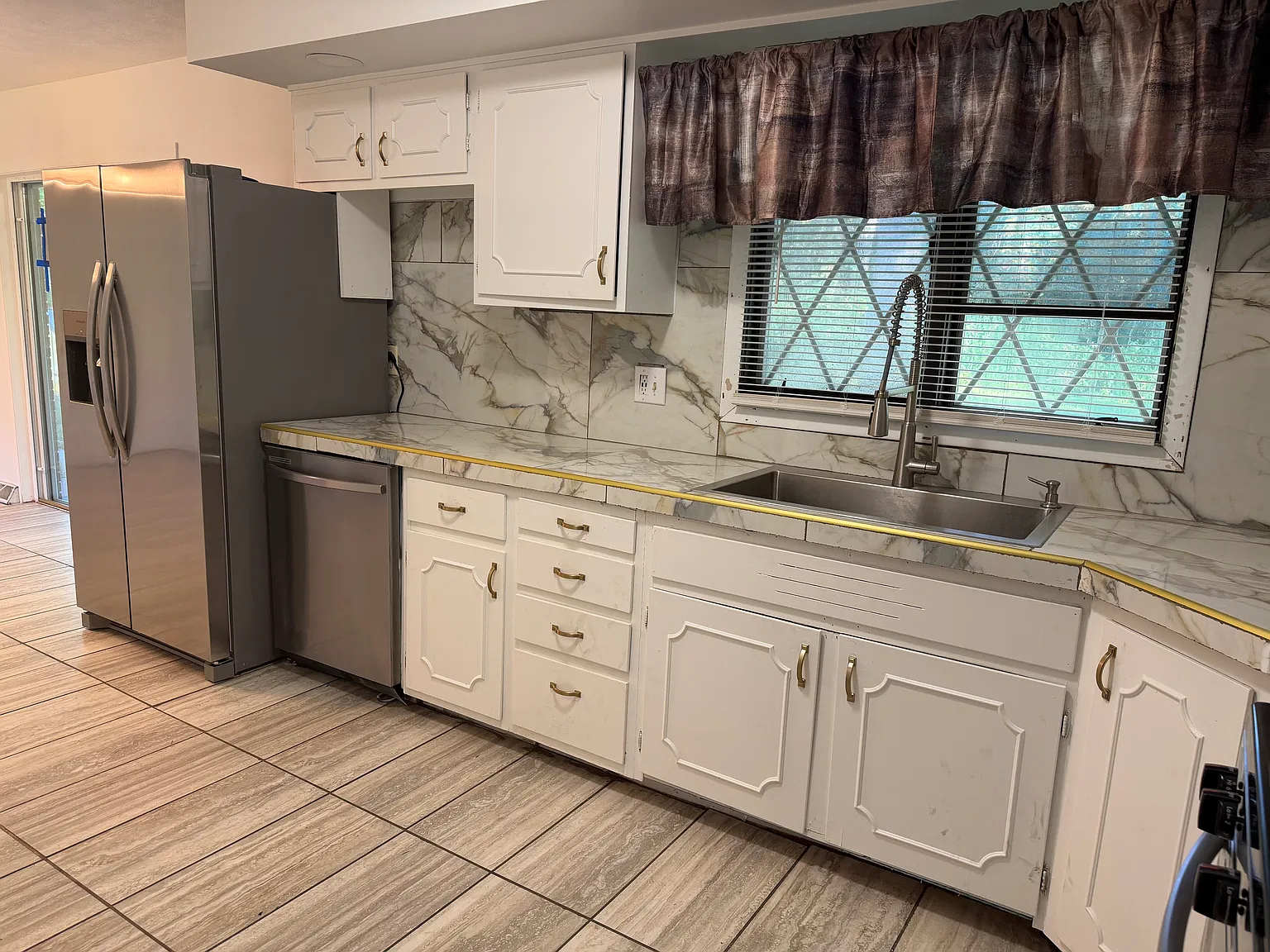 3 bed, 1.5 bath, 1300 sqft, $2,000 — Photo 4