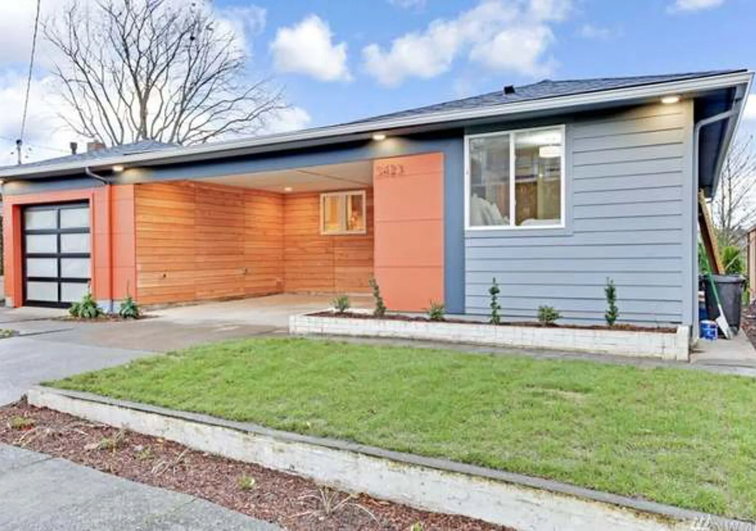 3 bed/2 bath Queen Anne Designer View Home with Free Utilities/Wi-Fi — Photo 1