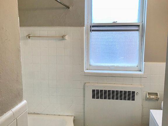 3rd image of 3650 Phillips Pl