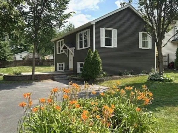 3816 Illinois St, Crystal Lake, IL 60014