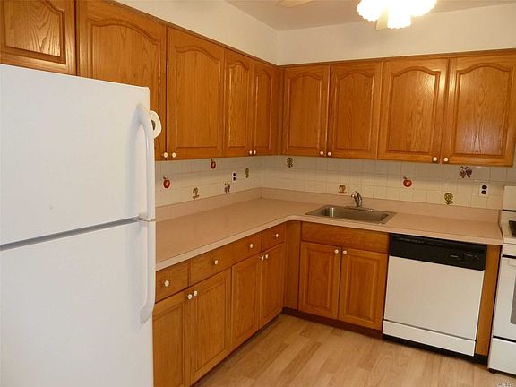 2nd image of 7 Elm Ct