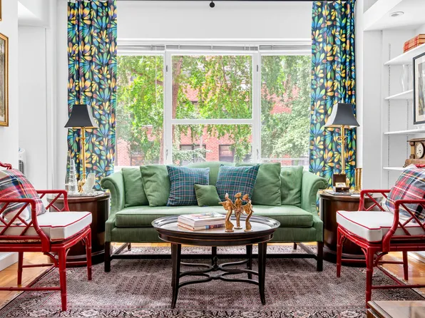 36 Sutton Place South image 3 of 9