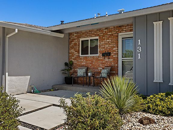 4th image of 131 Manzanita Drive