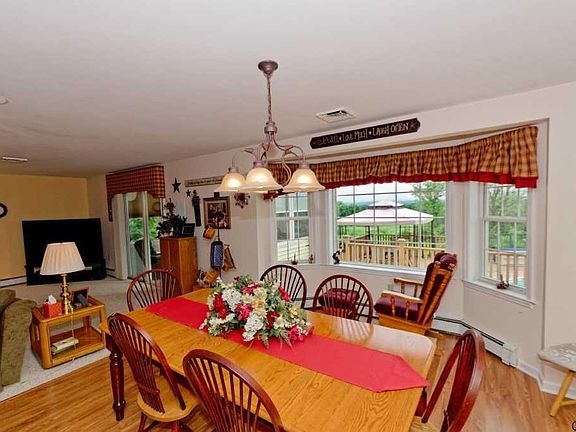 5th image of 6 Denise Dr