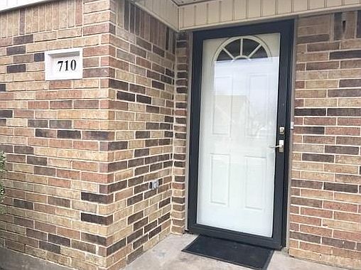 3rd image of 710 Melissa Ln