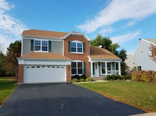 7790 Geneva Dr, Gurnee, IL 60031