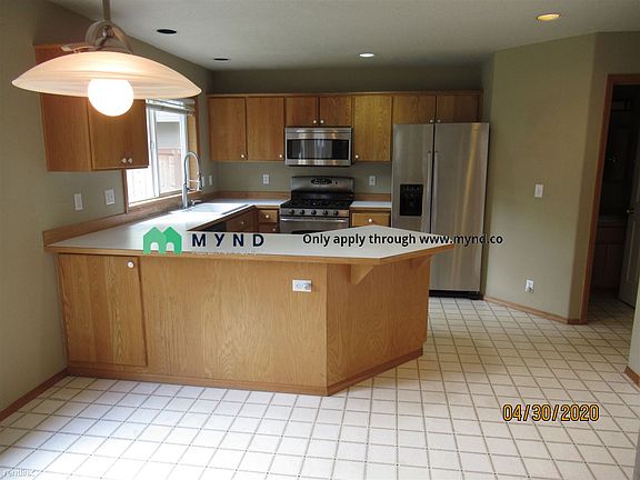 2nd image of 2162 SE Nordlund Ct
