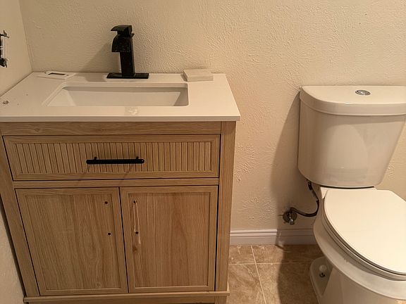 5th image of 2925 Saint George Dr