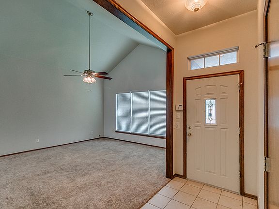 3rd image of 209 Rosewood St