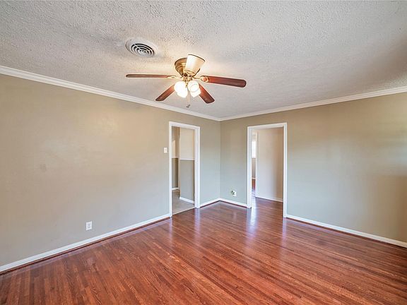 4th image of 726 Skylark Rd