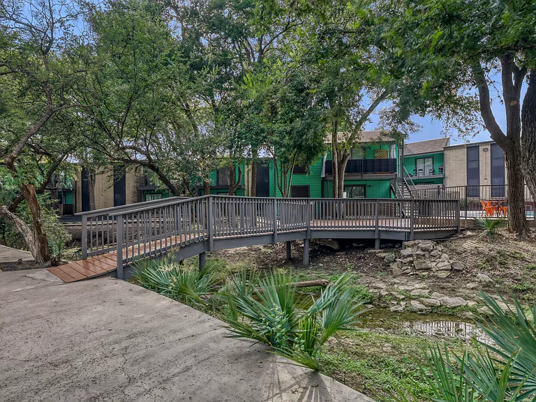 Verde Apartments — Photo 20