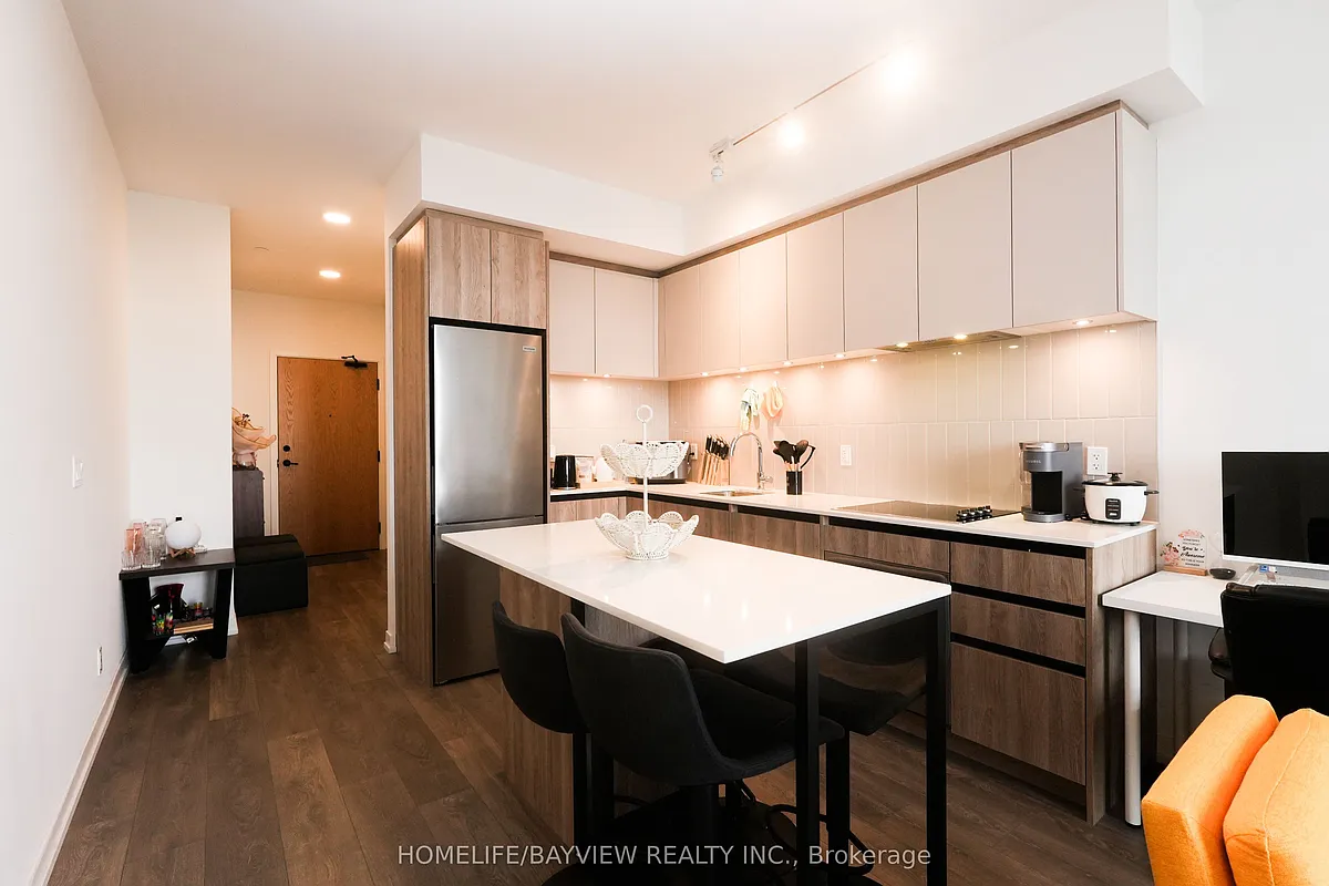 Building Photo - 8 Beverley Glen Blvd #603