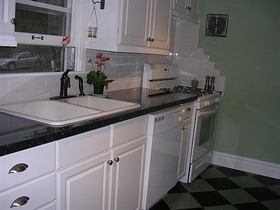 3rd image of 2080 Monroe Ave NW