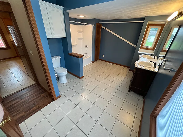211 W Fisk St — Photo 15