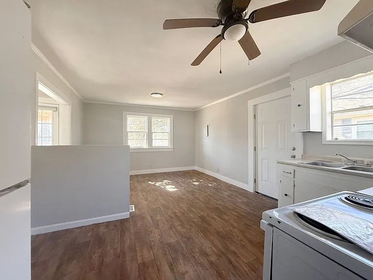 158 King St — Photo 15