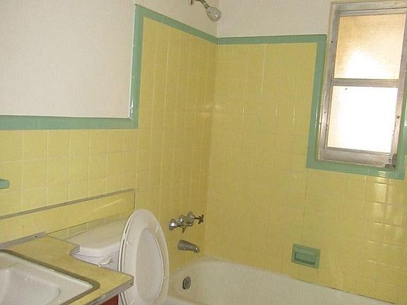 5th image of 700 Mills Ave APT D