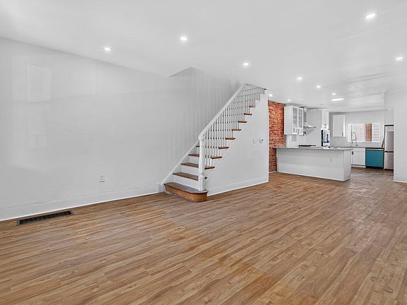 4th image of 5637 N Warnock St