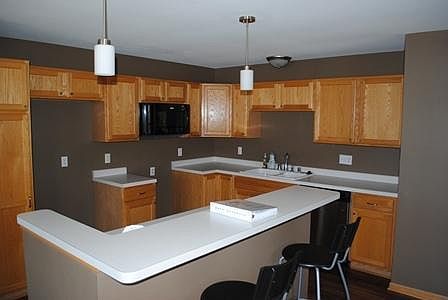 2nd image of 606 Park Dr