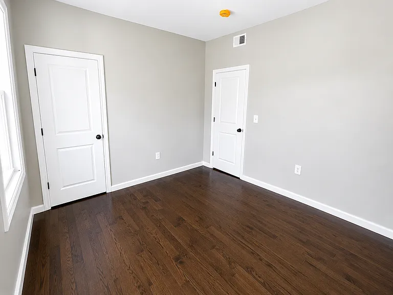 21 Chelsea Ave — Photo 24