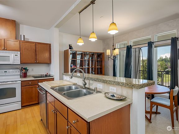 5th image of 7104 265th Street NW #305