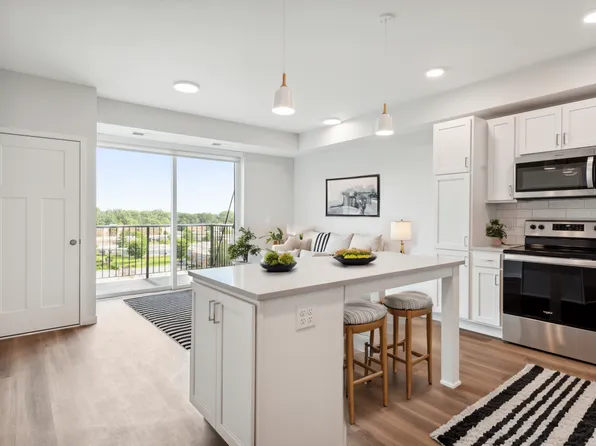 The Eloise Apartments, 2850 Wayzata Blvd #211, Minneapolis, MN 55405