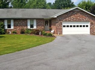 112 Raisin Rd, Cedar Bluff, VA 24609
