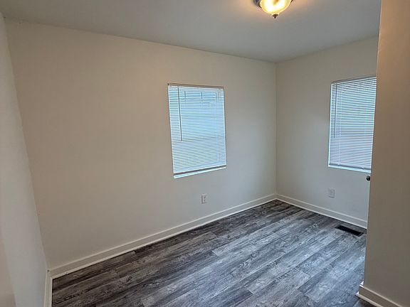 3rd image of 1815 Ashton Ave