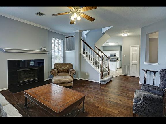 3rd image of 223 Scarlet Maple Dr