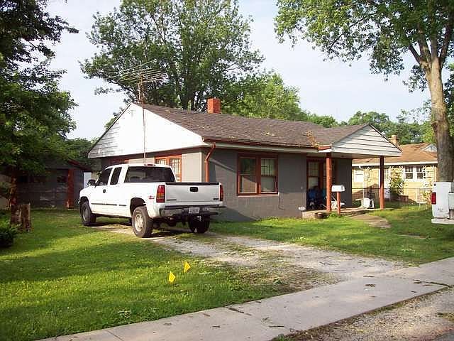 2nd image of 411 W Main St