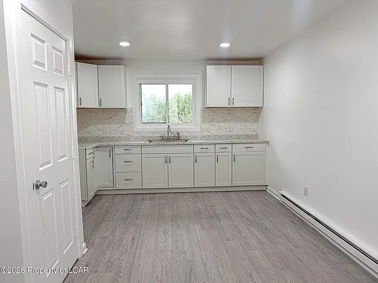 830 E 7th St #2 — Photo 7
