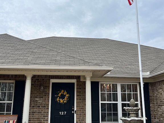 3rd image of 127 Edgebrook Dr