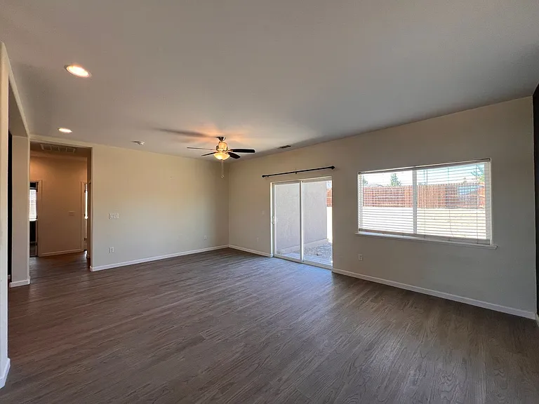 2209 Windrow Dr — Photo 13
