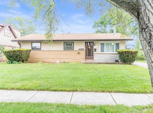 7031 W 91st St, Oak Lawn, IL 60455