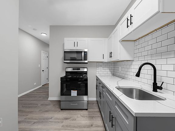 5th image of 6101 S Langley Ave #5093