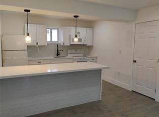 21XX SW 72nd Ave, Miami, FL 33155