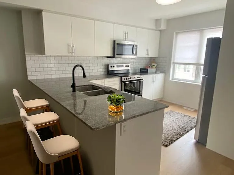 205 W Oak Trl #18 — Photo 4