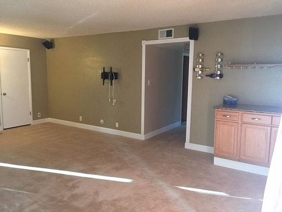 5th image of 1359 Phelps Ave